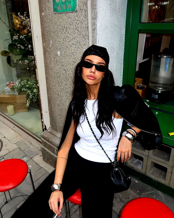 dasha.ilyushchyts instagram image archive image