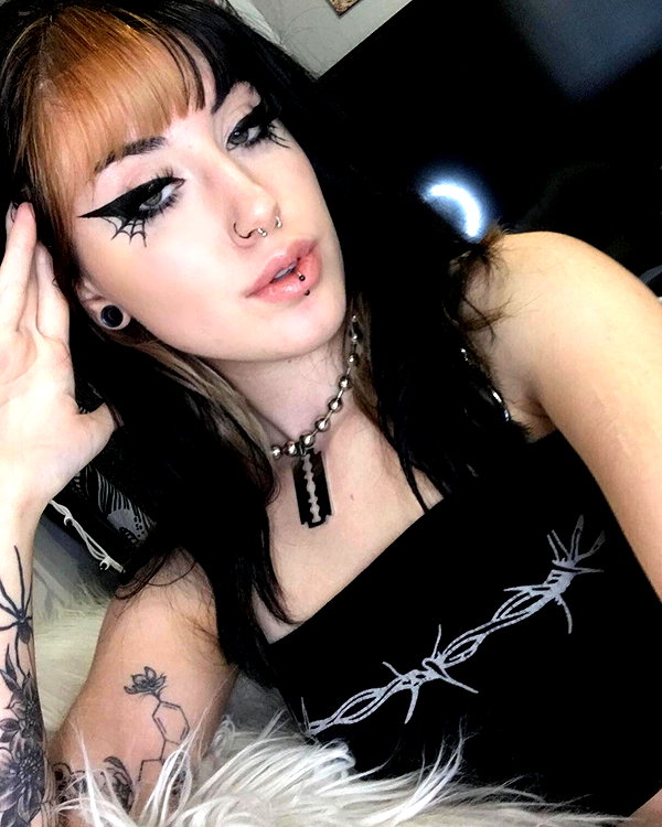 deadgjrl instagram image archive image