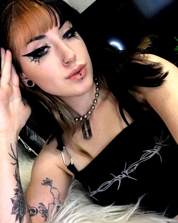 deadgjrl instagram image archive image