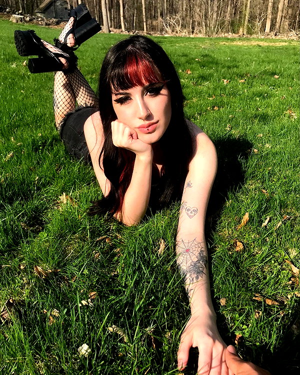 deadgjrl instagram image archive image