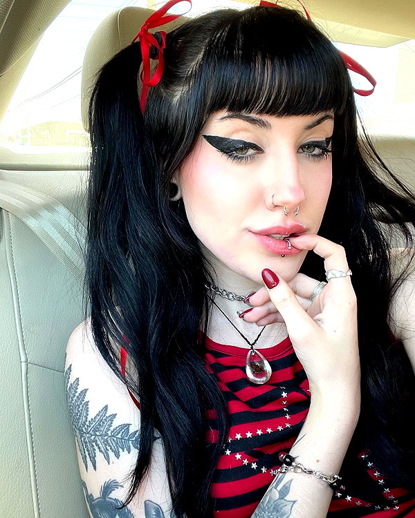 deadgjrl instagram image archive image