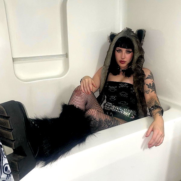 deadgjrl instagram image archive image