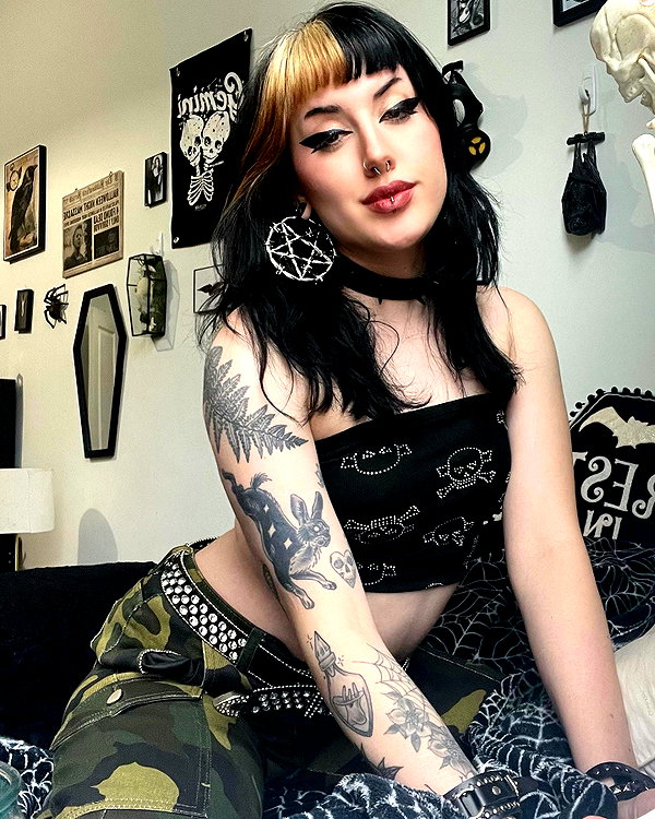 deadgjrl instagram image archive image