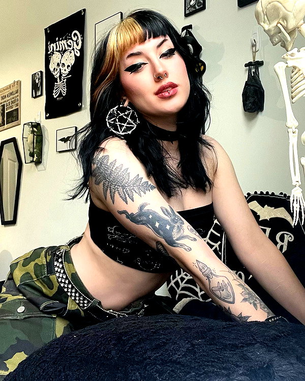 deadgjrl instagram image archive image