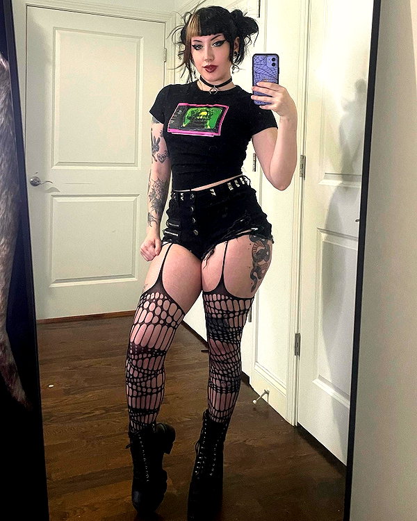 deadgjrl instagram image archive image