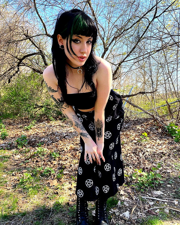 deadgjrl instagram image archive image