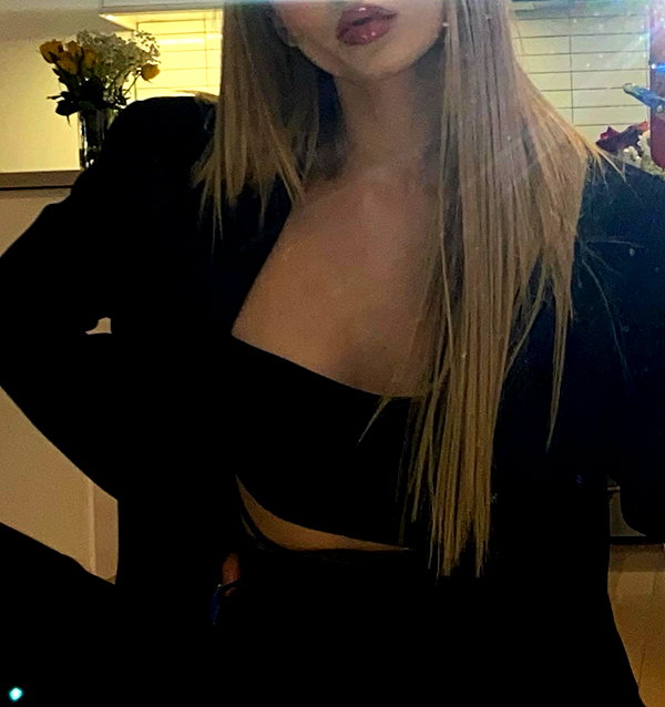 dovecameron instagram image archive image