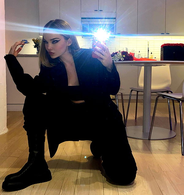 dovecameron instagram image archive image