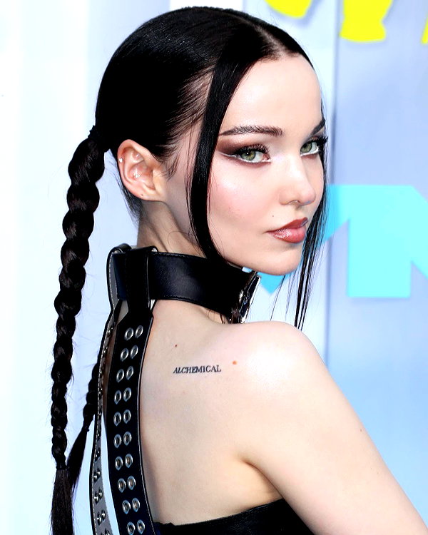 dovecameron instagram image archive image