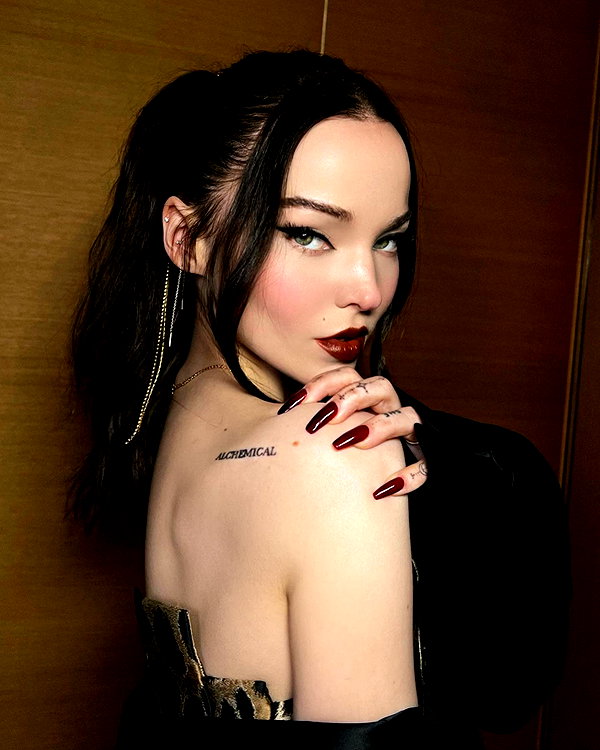 dovecameron instagram image archive image