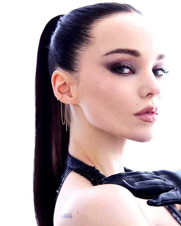 dovecameron instagram image archive image