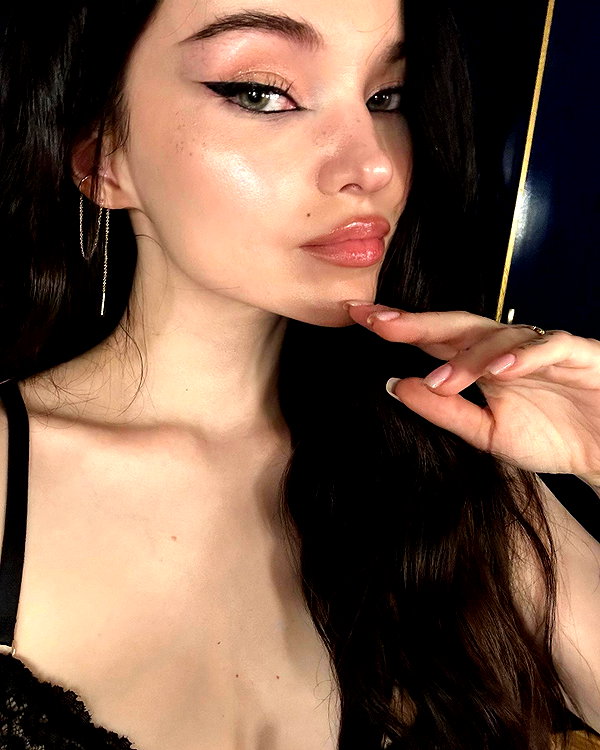 dovecameron instagram image archive image