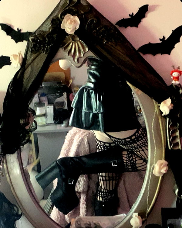 draculula instagram image archive image