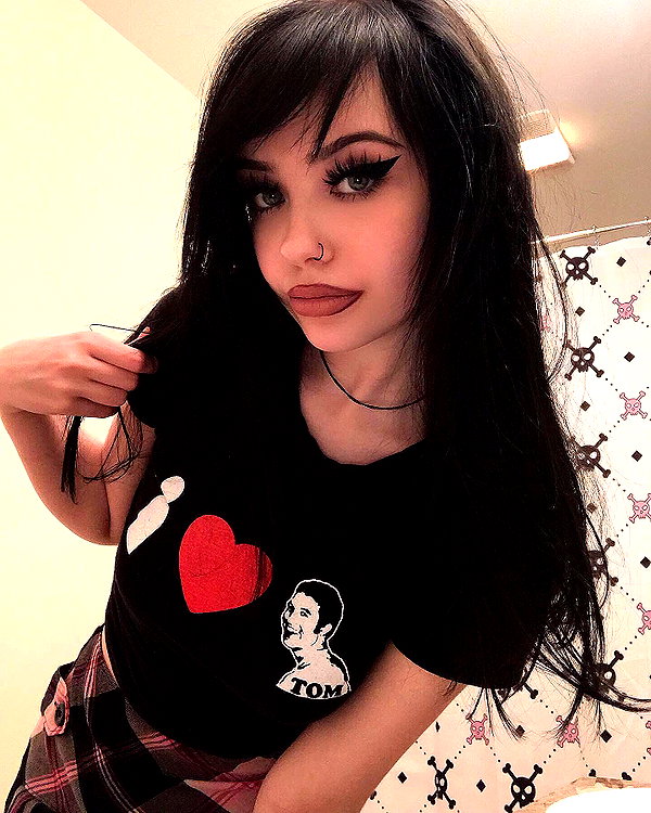 e1or4 instagram image archive image