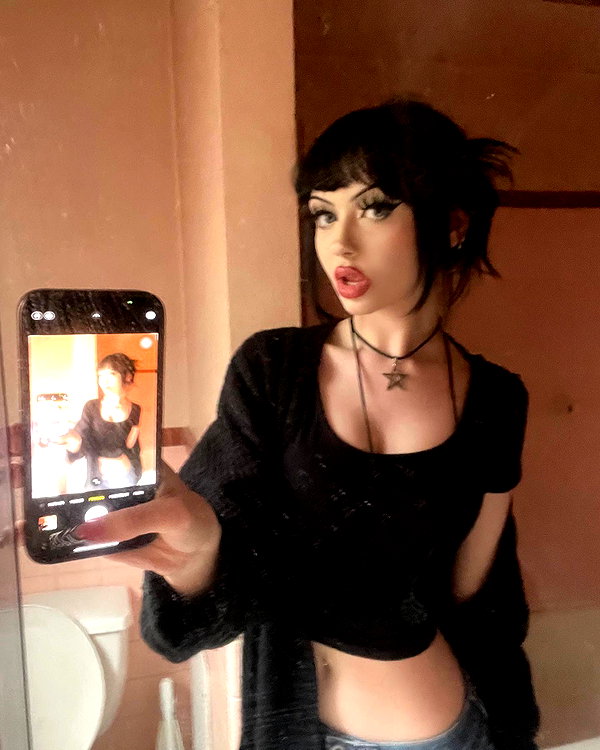 e1or4 instagram image archive image
