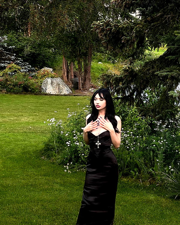 e1or4 instagram image archive image