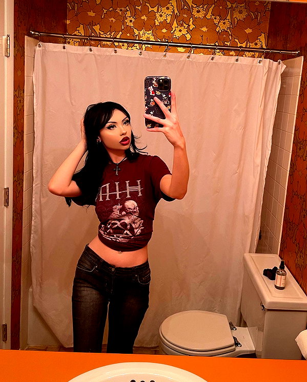 e1or4 instagram image archive image