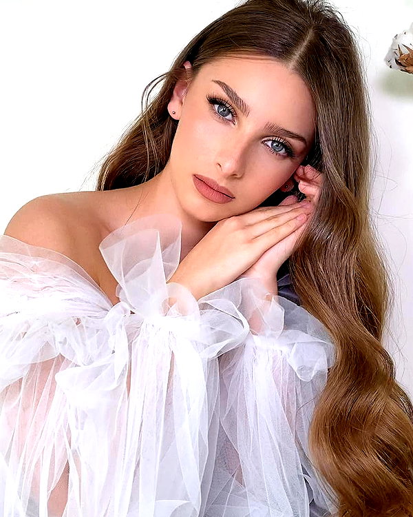 ella_netzer8 instagram image archive image