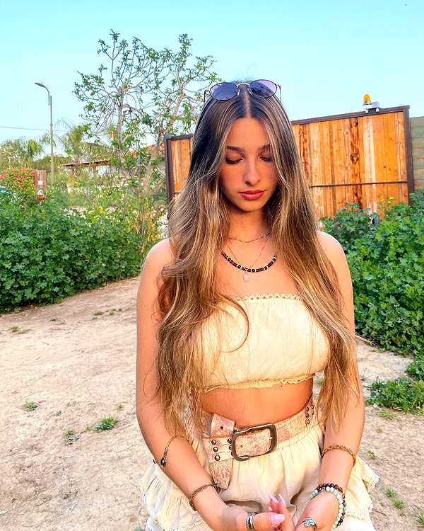 ella_netzer8 instagram image archive image