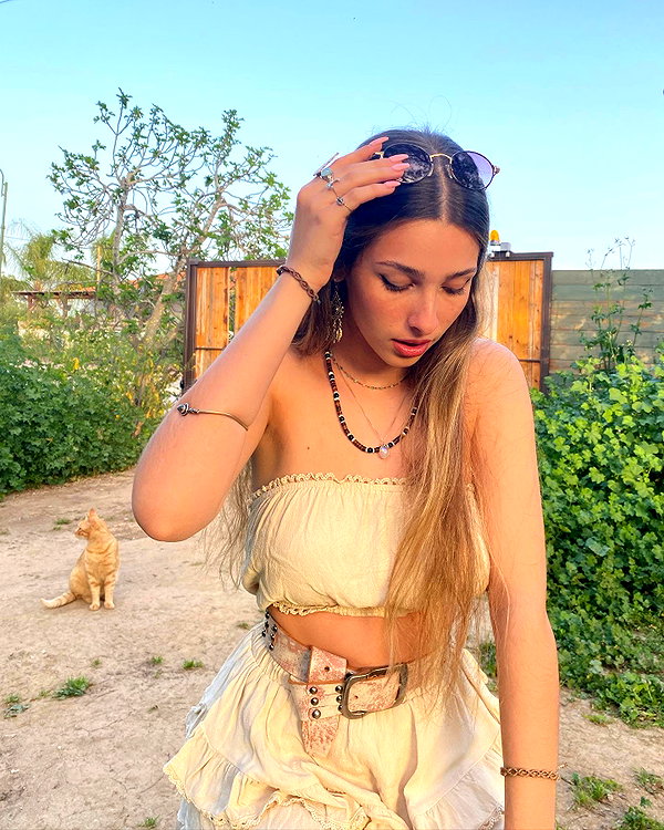 ella_netzer8 instagram image archive image
