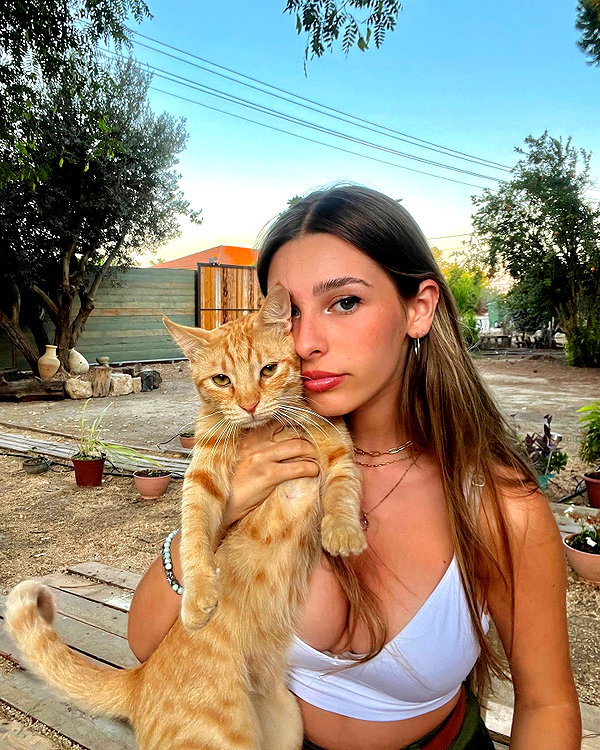 ella_netzer8 instagram image archive image