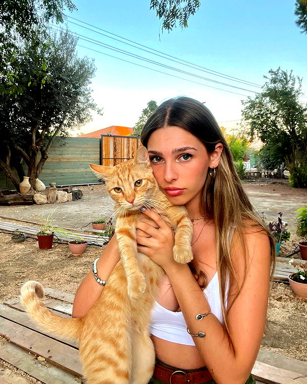 ella_netzer8 instagram image archive image