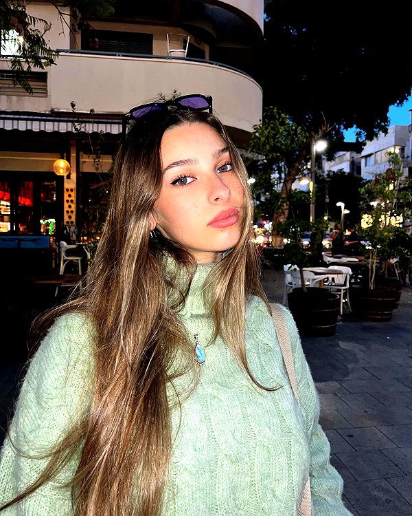 ella_netzer8 instagram image archive image
