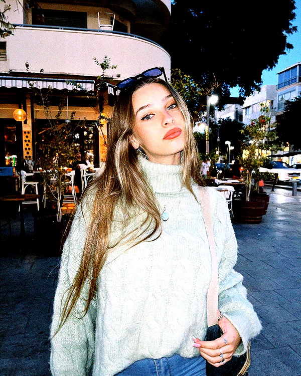 ella_netzer8 instagram image archive image