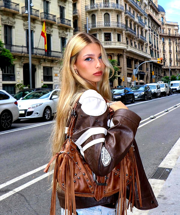 ella_netzer8 instagram image archive image