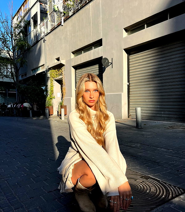 ella_netzer8 instagram image archive image