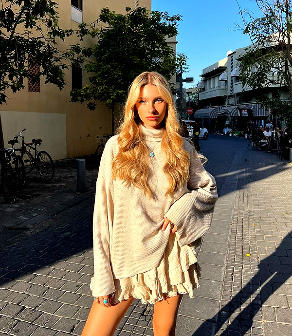 ella_netzer8 instagram image archive image