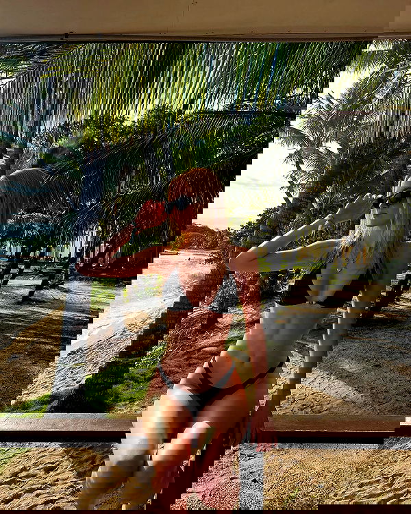 ellamwatts_ ellamwatts_ archive image