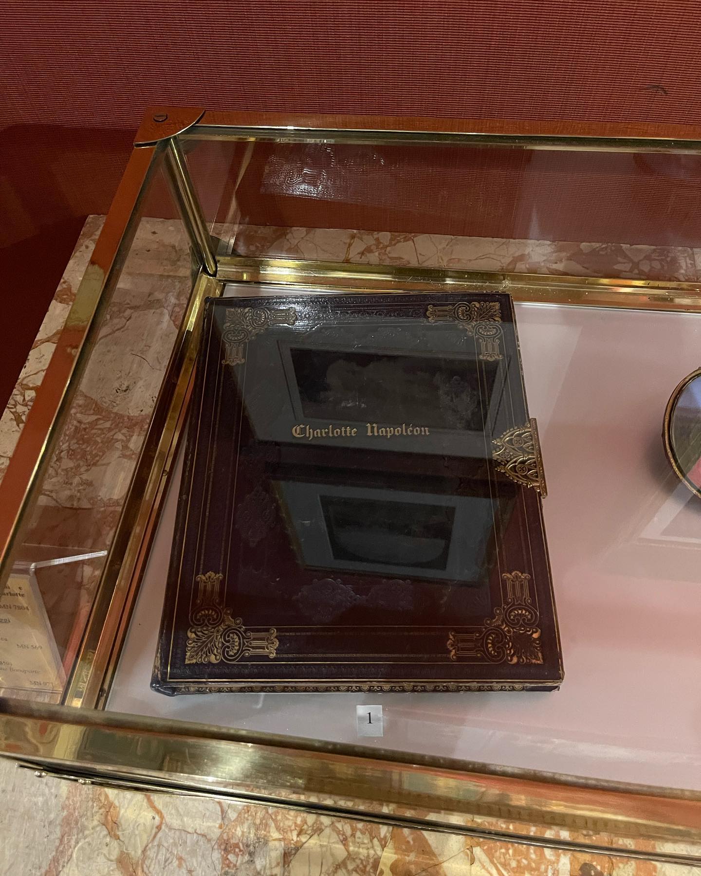 elsgatti instagram image archive image