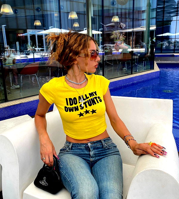 elymexx instagram image archive image