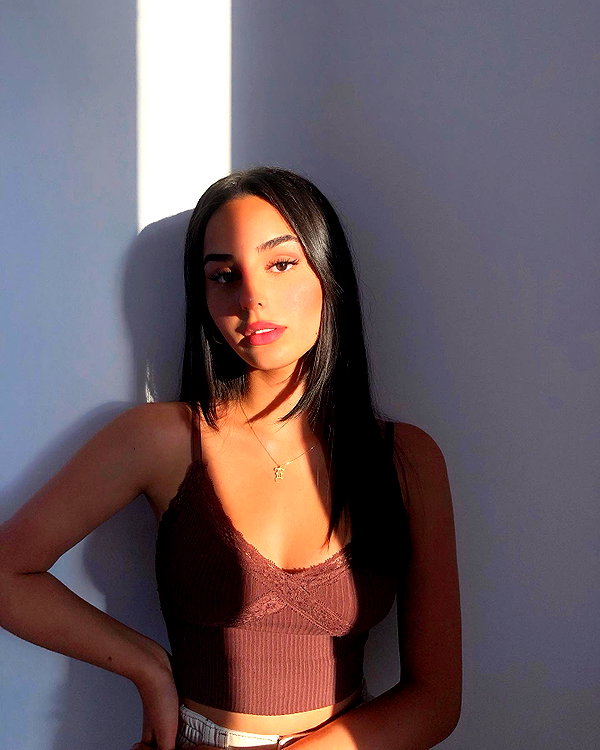 emilia.nia instagram image archive image