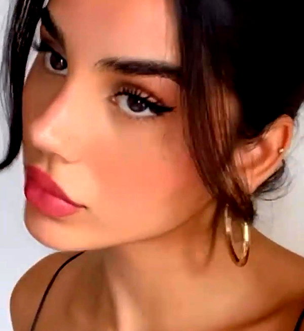 emilia.nia instagram image archive image