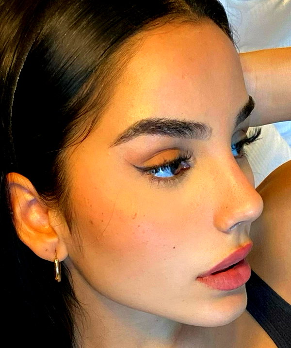 emilia.nia instagram image archive image