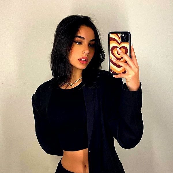 emilia.nia instagram image archive image
