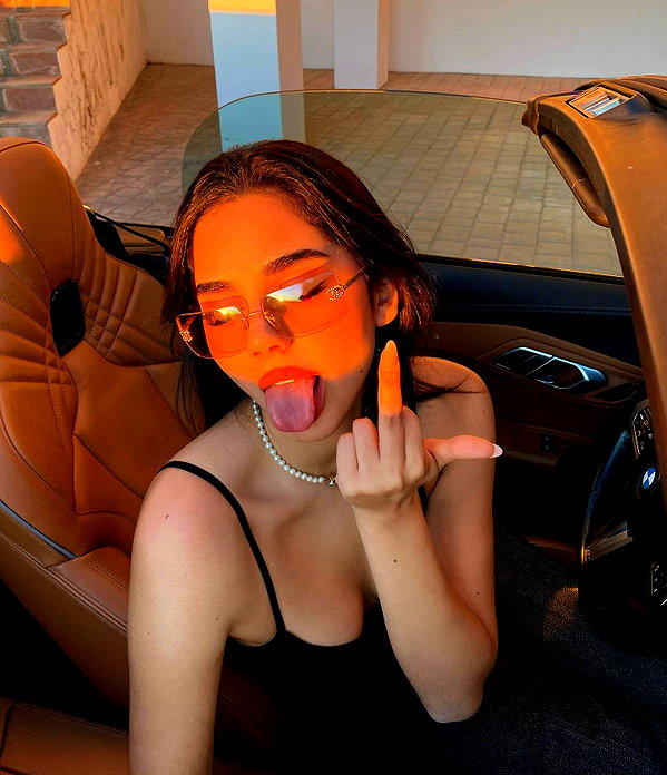 emilia.nia instagram image archive image