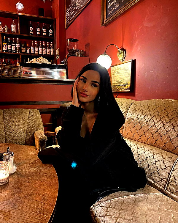 emilia.nia instagram image archive image