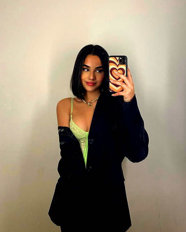 emilia.nia instagram image archive image