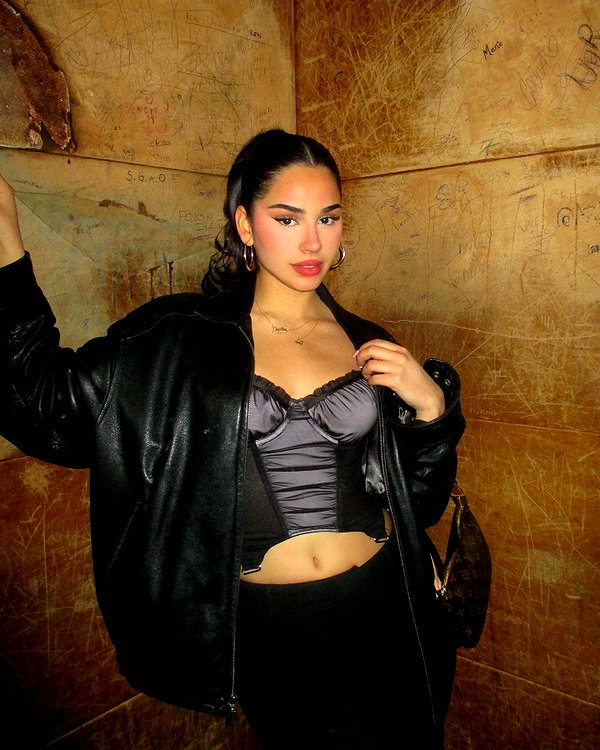 emilia.nia instagram image archive image