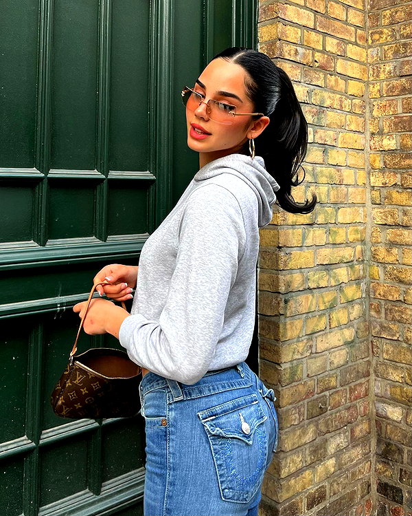 emilia.nia instagram image archive image