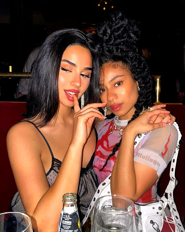 emilia.nia instagram image archive image