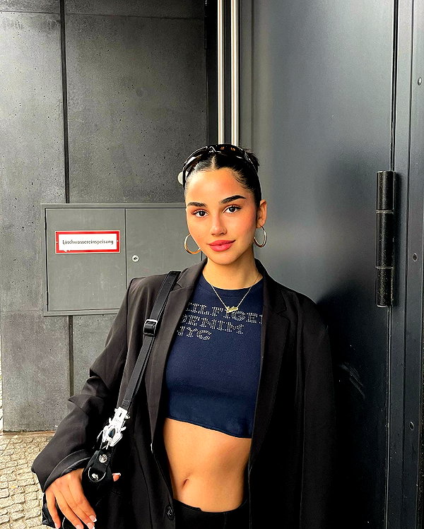 emilia.nia instagram image archive image