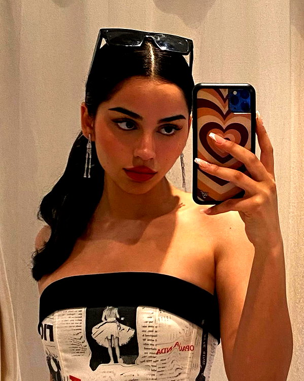 emilia.nia instagram image archive image
