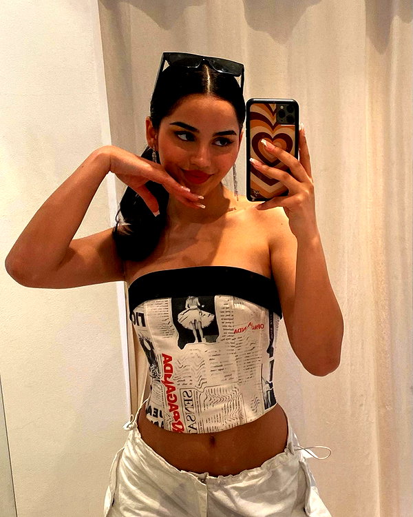 emilia.nia instagram image archive image