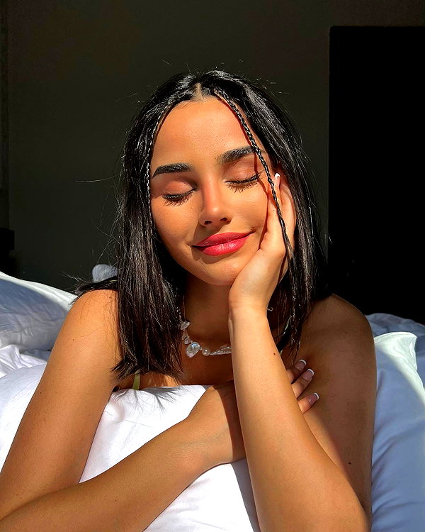 emilia.nia instagram image archive image