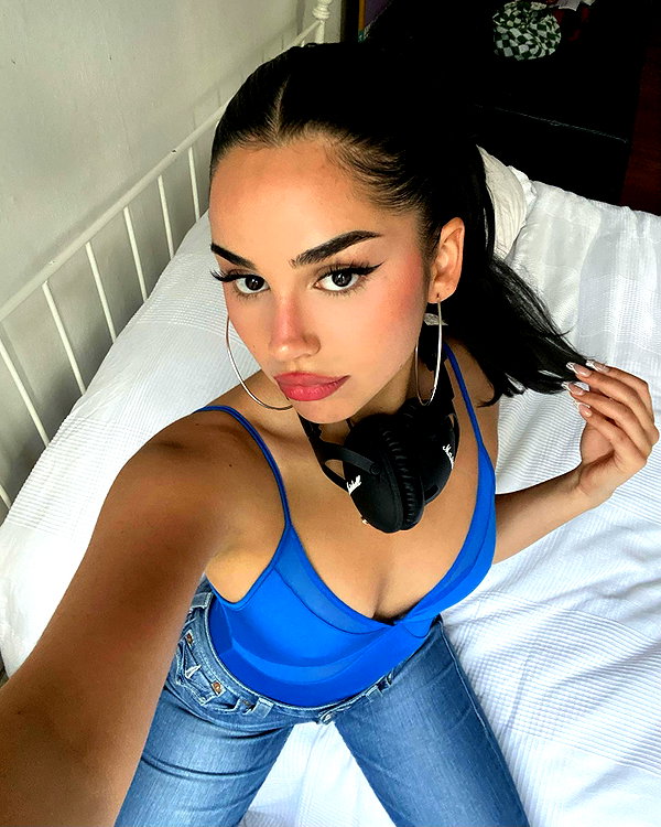 emilia.nia instagram image archive image