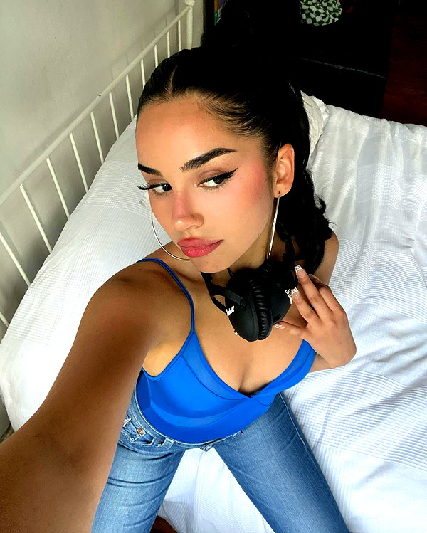 emilia.nia instagram image archive image